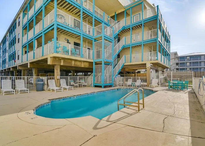 Balcony W/ Pool & Views: Condo! *