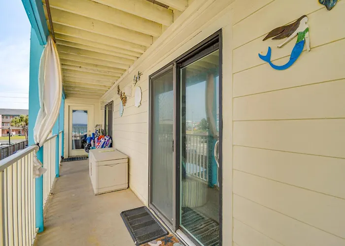 Balcony W/ Pool & Views: Condo! * Gulf Shores